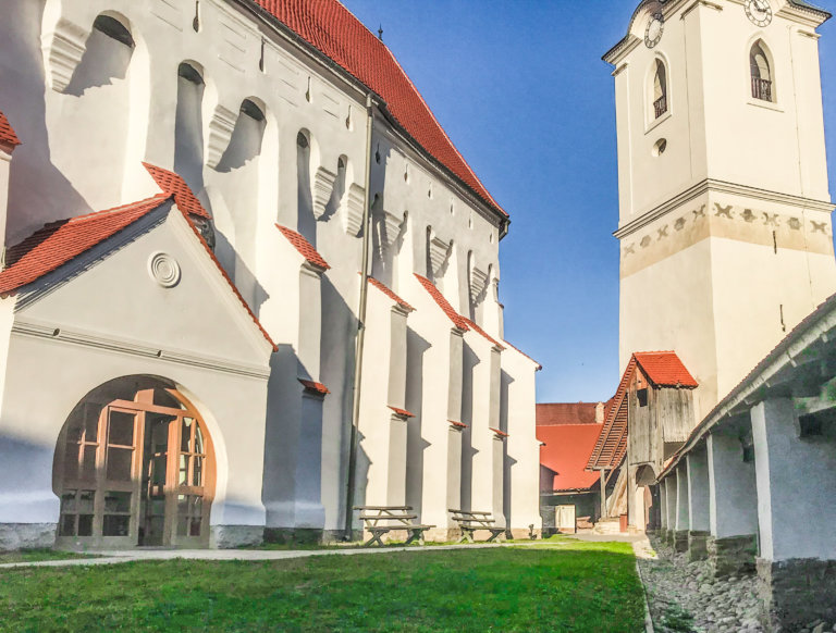 biserica-fortificata-darjiu