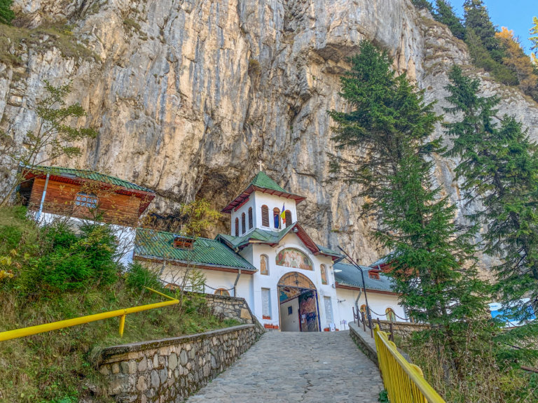 manastirea-ialomitei